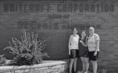 Elise and Jessica from Saint Croix knits in Winona, MN